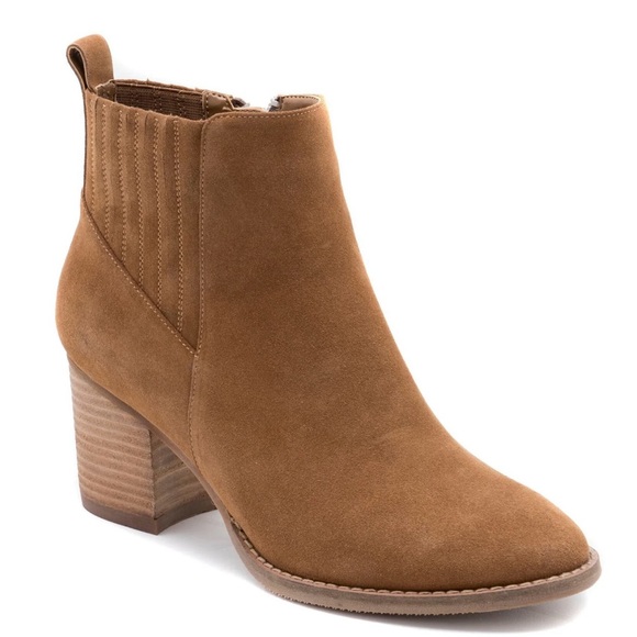 Blondo NOA waterproof suede boots. Color is camel suede. Size 10 - Picture 11 of 11